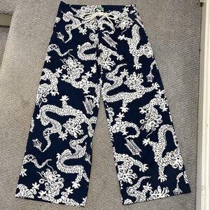 Lilly Pulitzer Navy and White Dragon Print Wide-Leg Pants 8